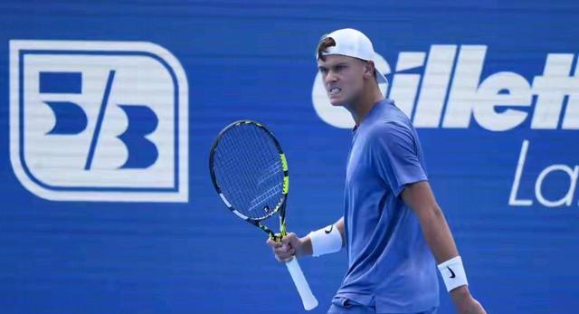 反而通过提, 以其强大的, KvdvU