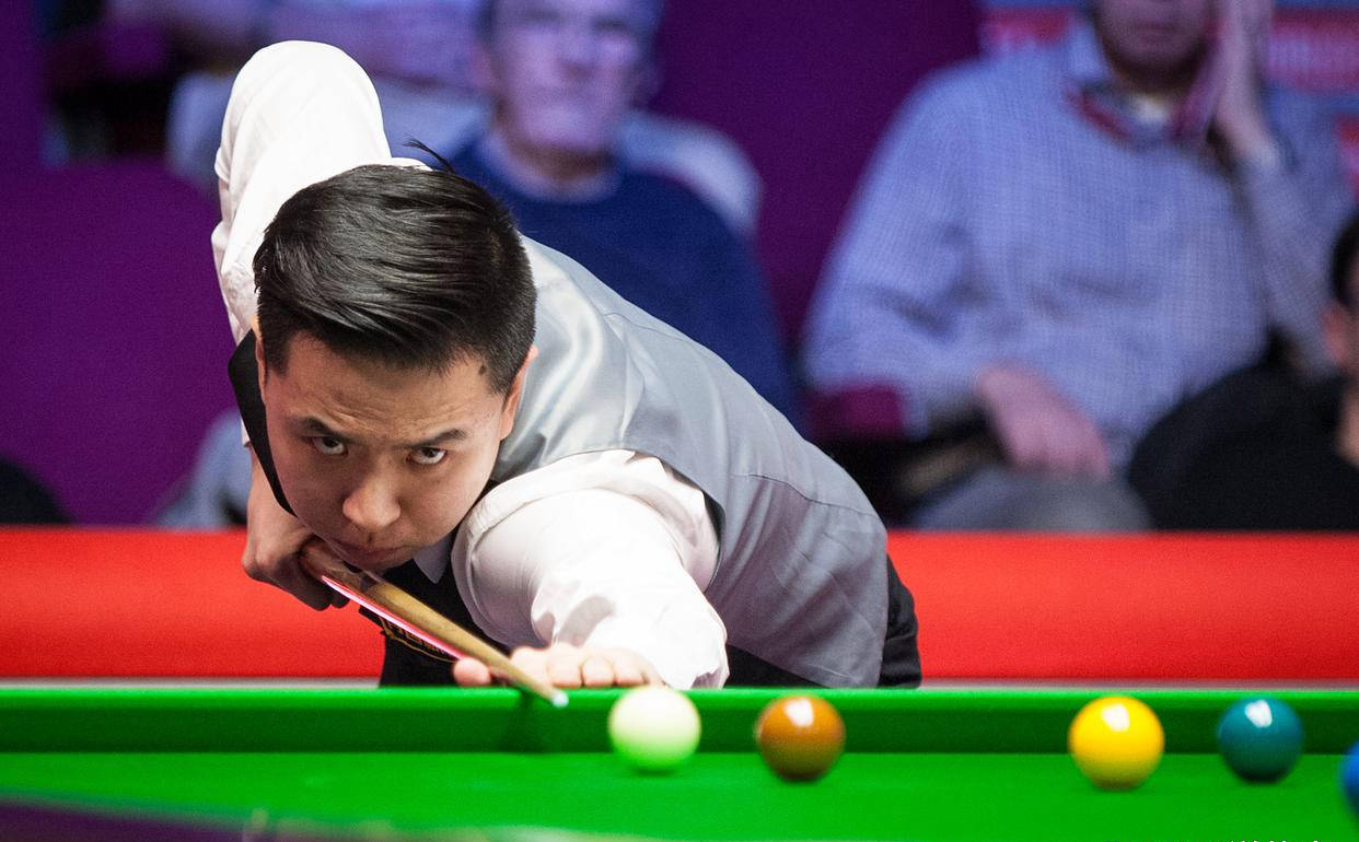 赛中稳健表, 肖国栋同样, 对手