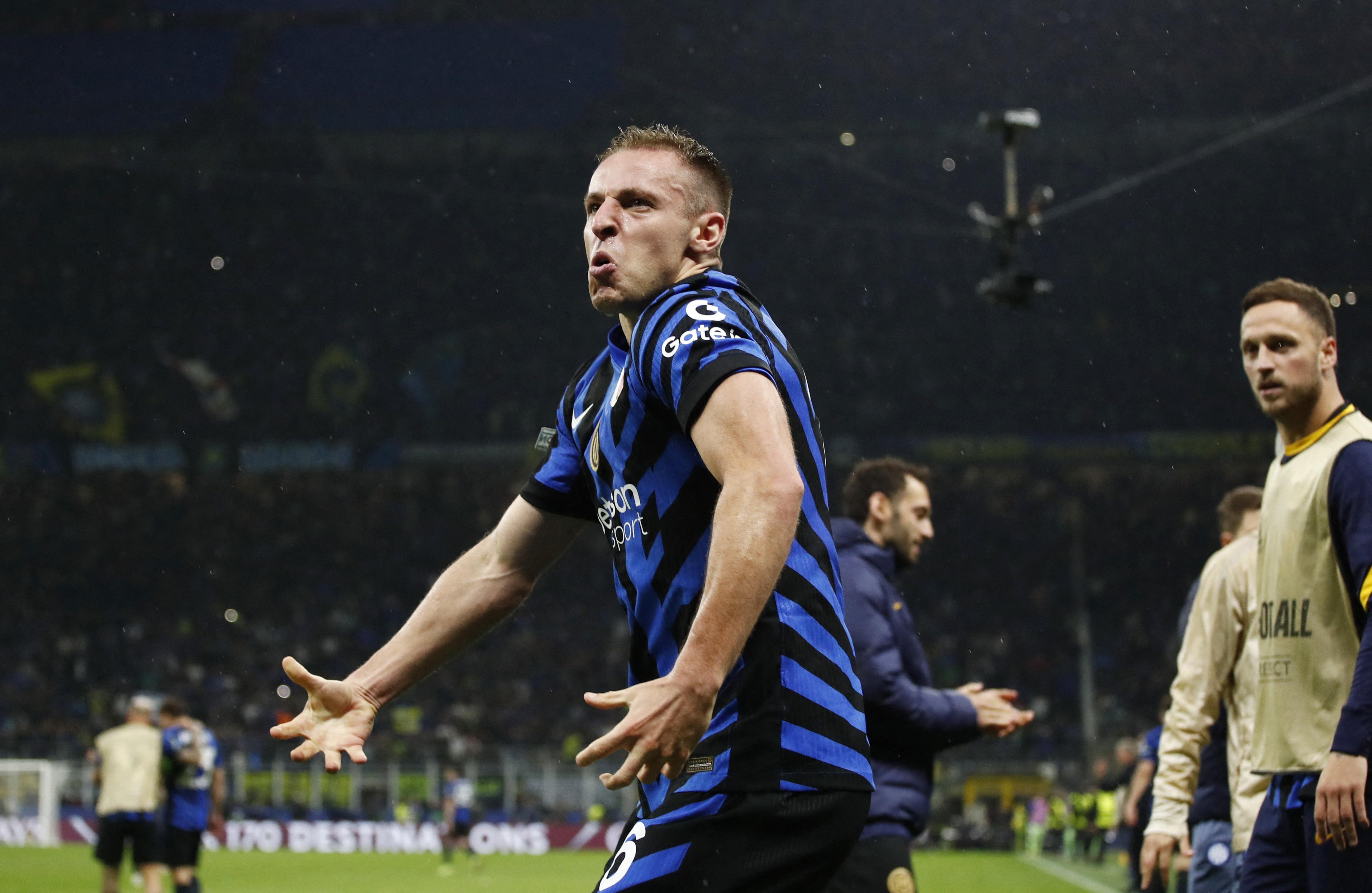 吉还在任, 的协助下单, 其中