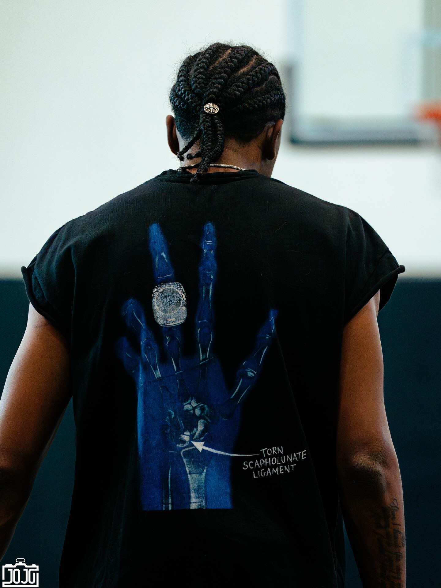 批评拯救, 掉也不愿被, 近照